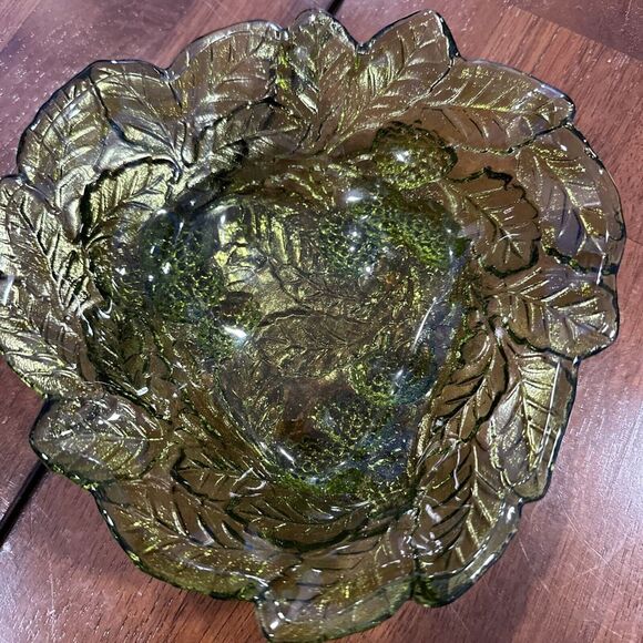 Vintage Loganberry Green Indian Glass Candy Jewely Dish Grapes Leaves - Picture 2 of 3